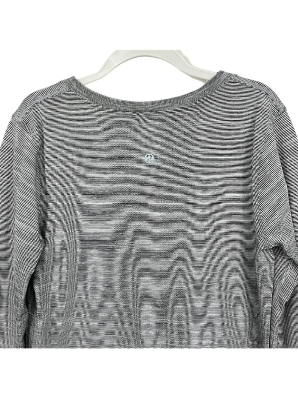 Lululemon Swiftly Tech Long Sleeve Top Womens 4 Gray Stripe T Shirt Running